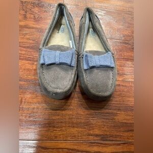 UGG slippers size 2